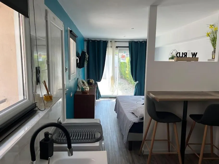 Appartement Superbe Studio Neuf Avec Piscine à Montélimar 0*,  France